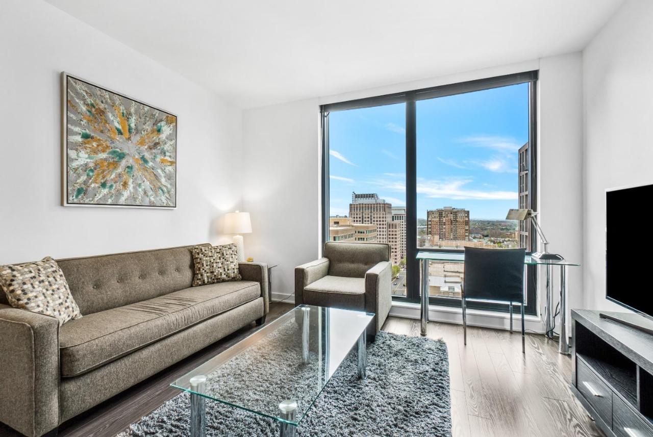 Global Luxury At Town Center Apartment Reston