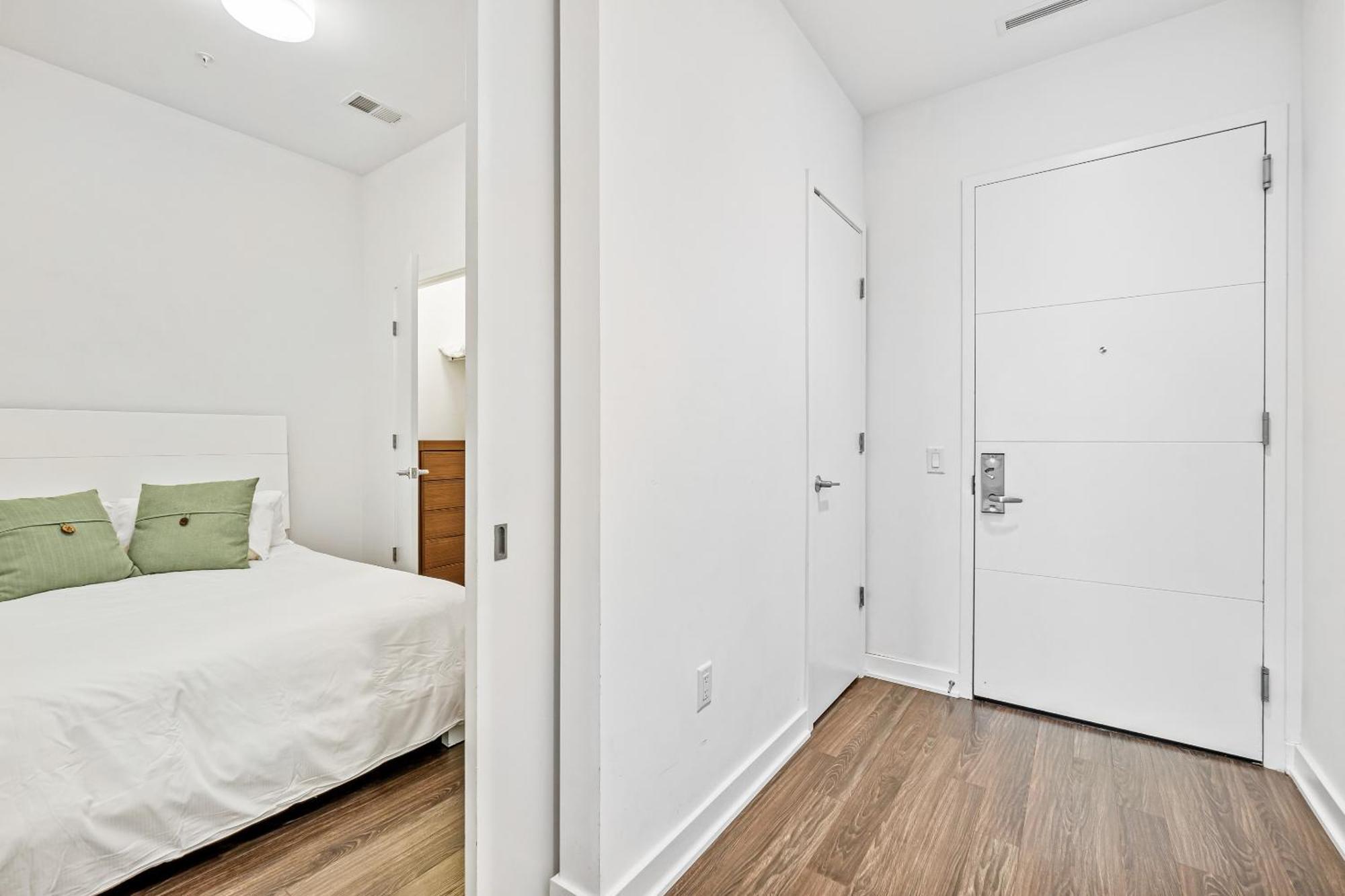 Apartment Global Luxury At Town Center