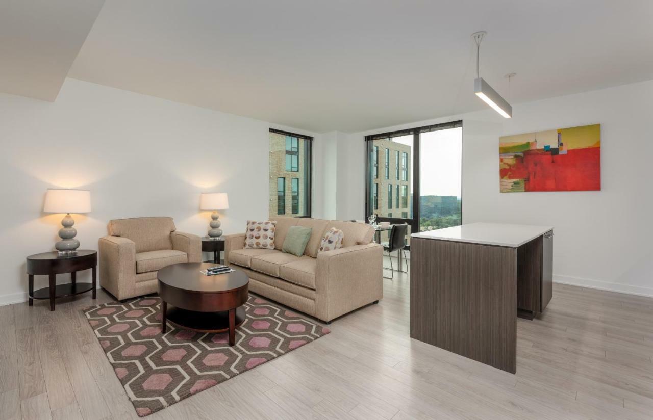 Global Luxury At Town Center Apartment *