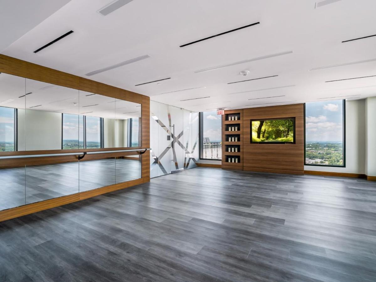 Global Luxury At Town Center Apartment