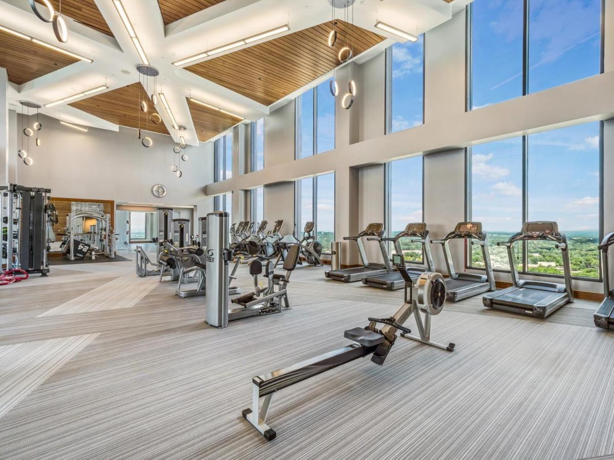 Global Luxury At Town Center * Reston