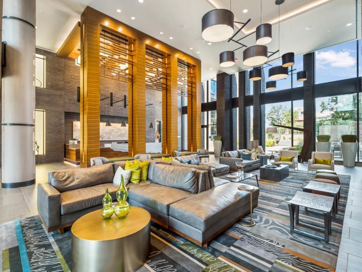 Global Luxury At Town Center Apartment