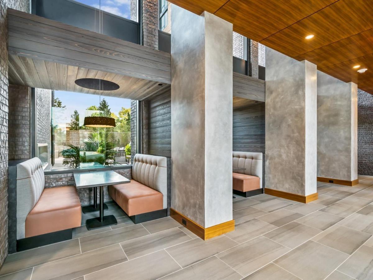 Global Luxury At Town Center Apartment
