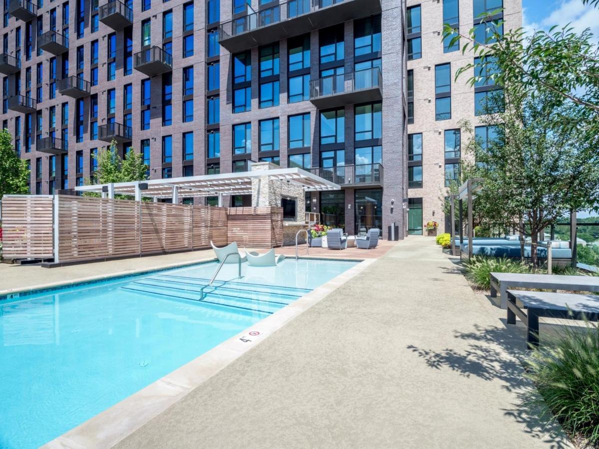 Global Luxury At Town Center Apartment *