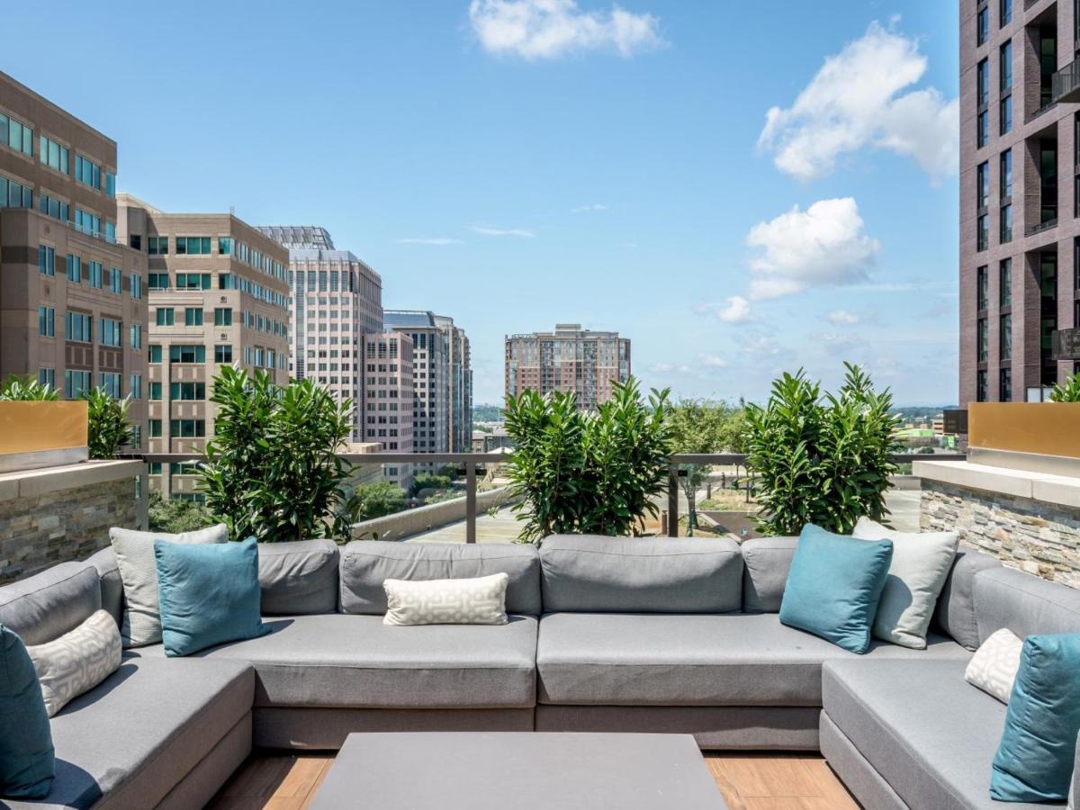 Global Luxury At Town Center Apartment