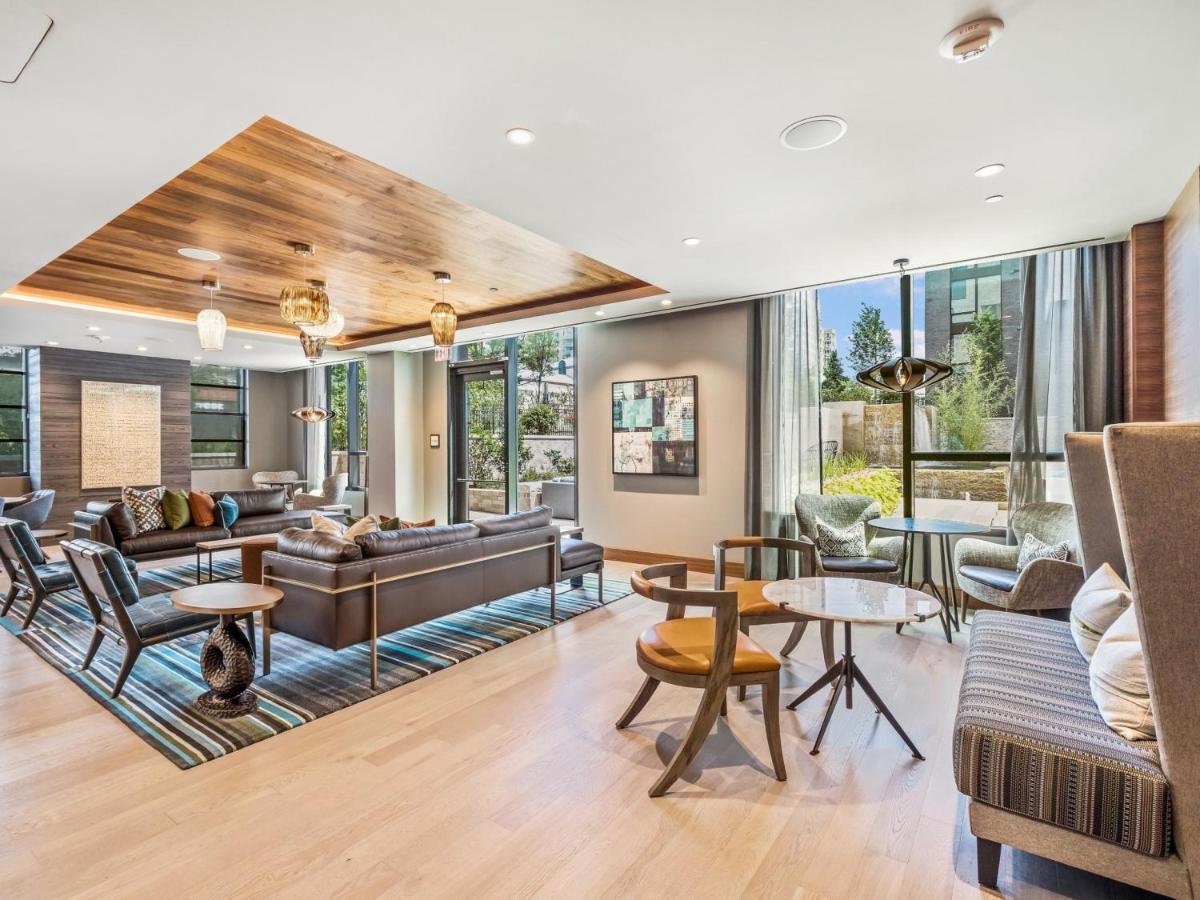 Global Luxury At Town Center Apartment