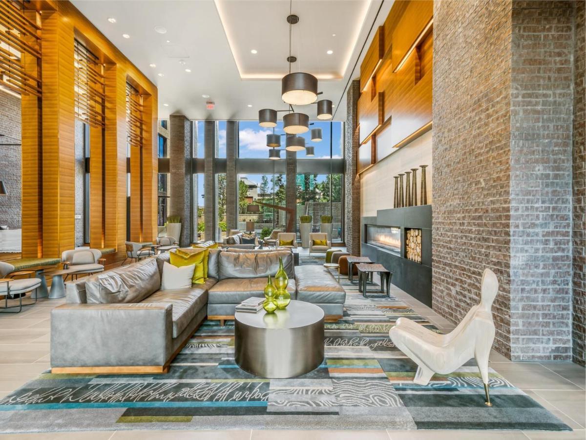 Global Luxury At Town Center * Reston